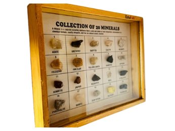 Minerals Set of 20 with Wooden Frame (MGE-1811)